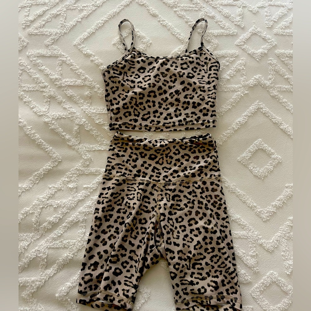 Strut This Cheetah Print Set. One Size But I Woul… - image 1
